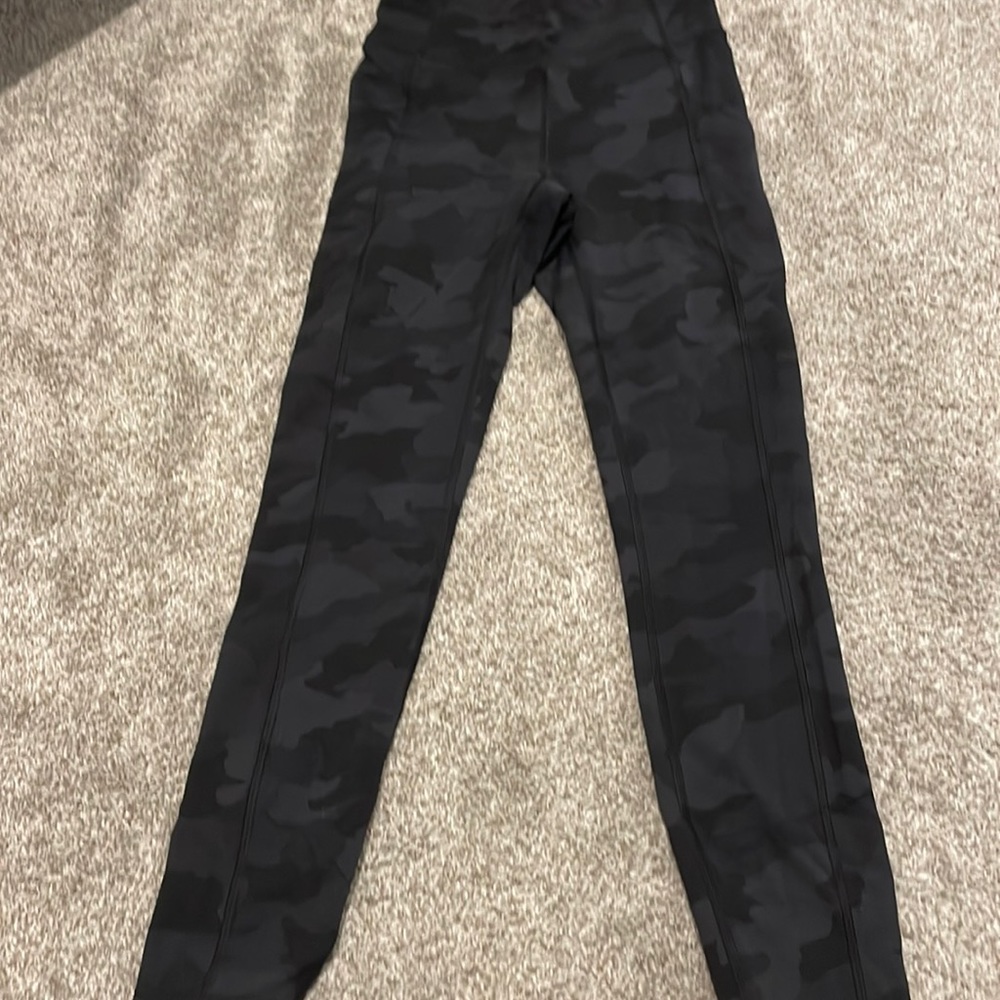 EUC camo colored lululemon leggings